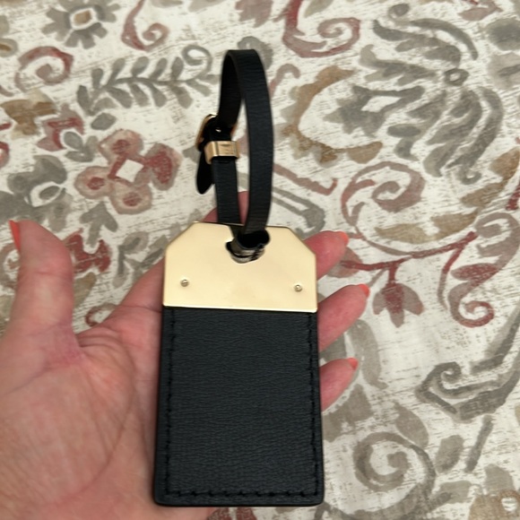 Marc Jacob’s Tag - Picture 2 of 5